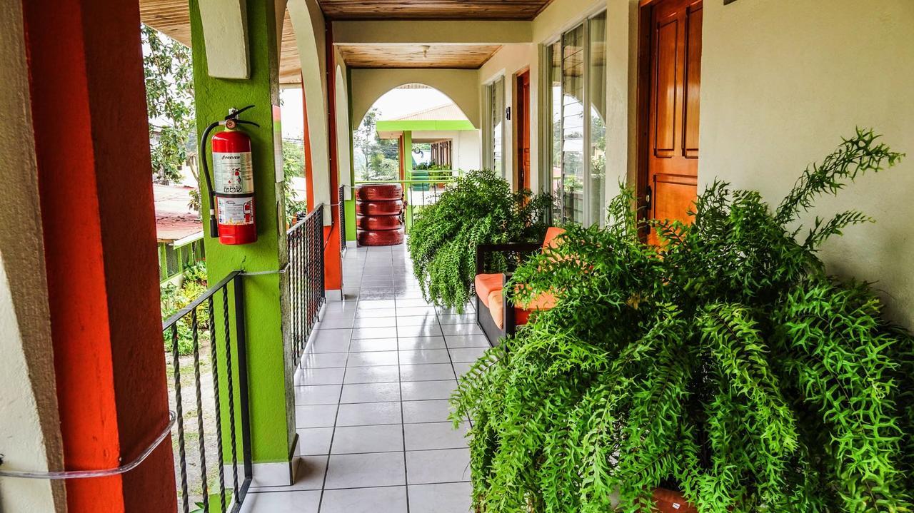 Hotel Las Flores Fortuna La Fortuna Zewnętrze zdjęcie